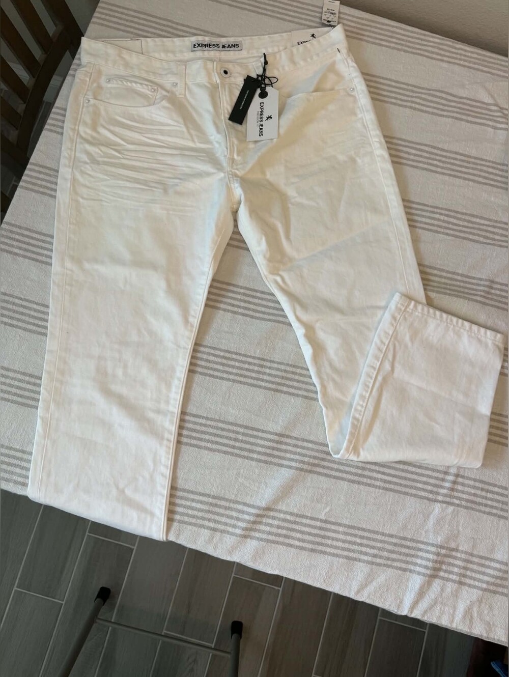 Express Rocco Slim Fit White Jeans 36x32